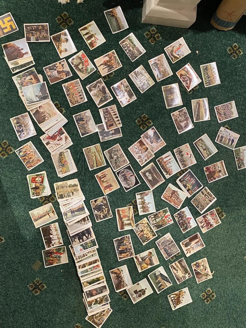 A COLLECTION OF OVER 200 ORIGINAL FULL COLOUR THIRD REICH CIGARETTE CARDS.