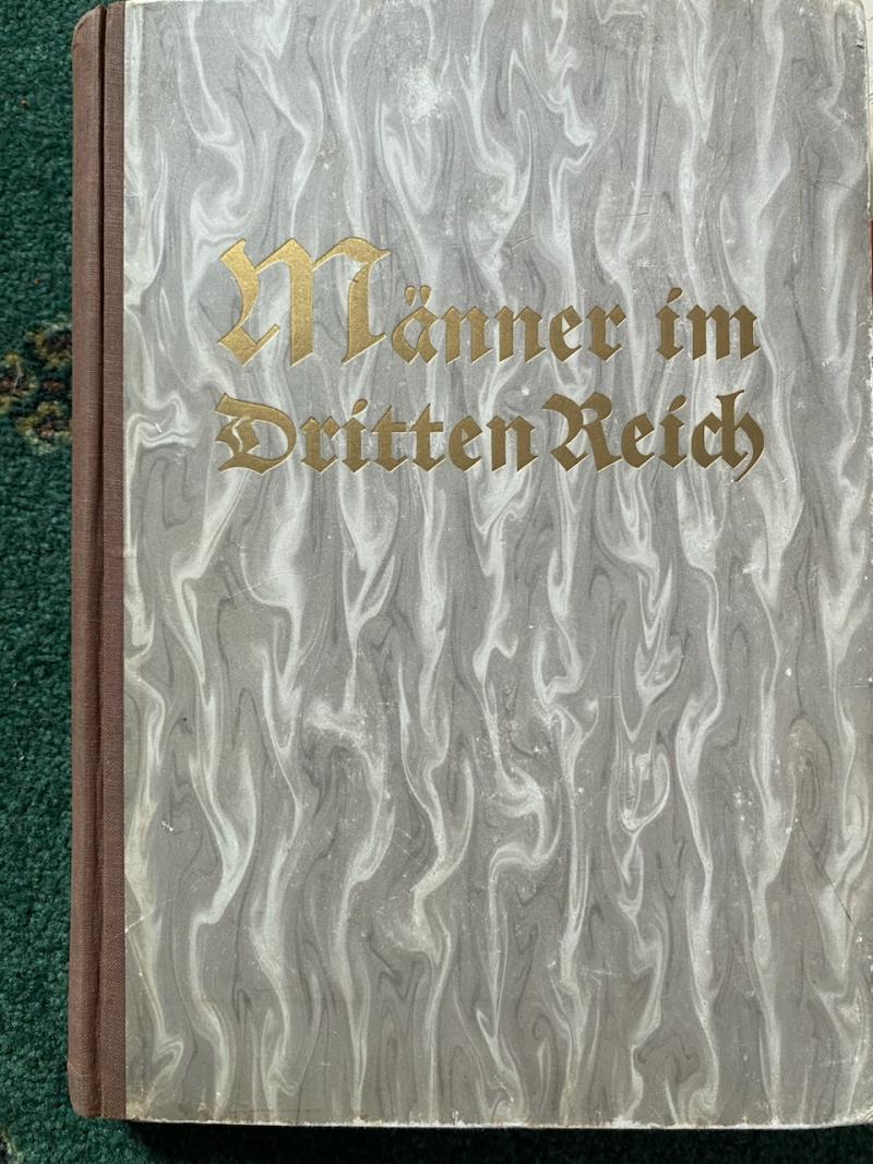 ‘MANNER IM DRITTEN REICH’ AN IMPORTANT THIRD REICH 1930'S CIGARETTE CARD ALBUM