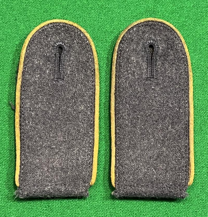 Luftwaffe Shoulder Boards - Flight Section.