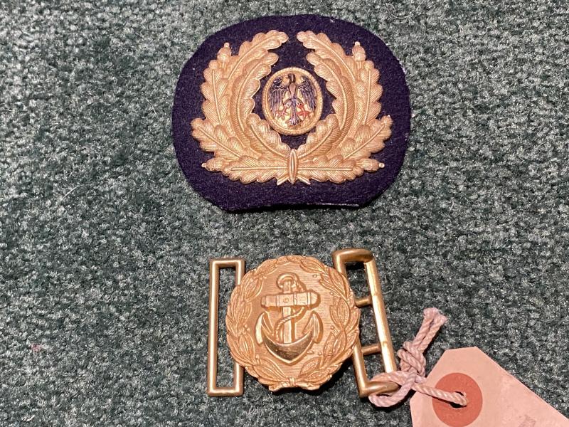 THIRD REICH NAVAL OFFICERS BELT BUCKLE AND OFFICERS WEIMAR VISOR INSIGNIA.