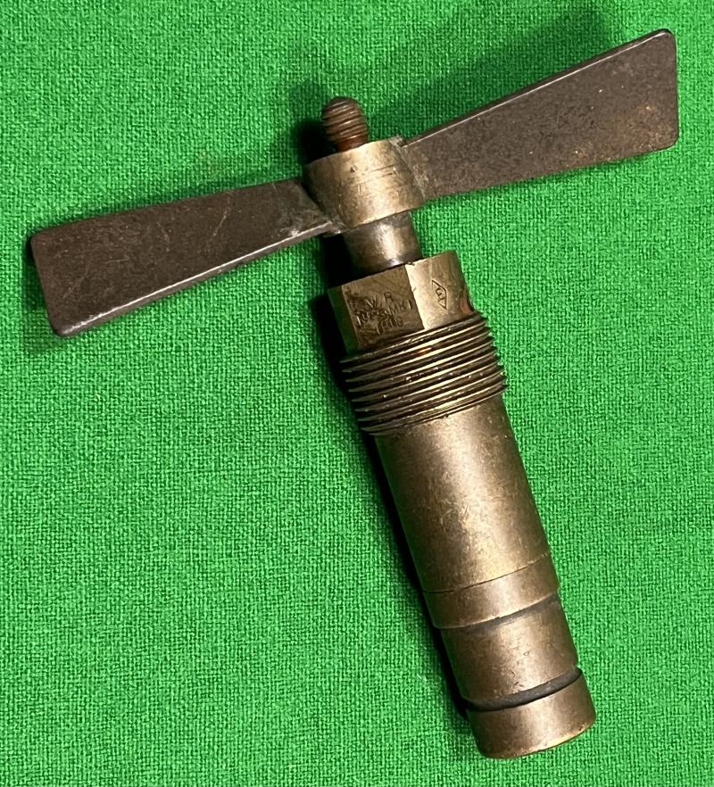 WW1 British No 5 Mark I tail pistol.