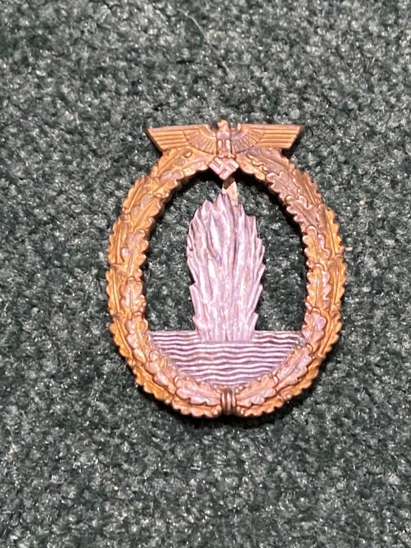 THIRD REICH NAVY MINESWEEPER BADGE BY RUDOLF KANETH.