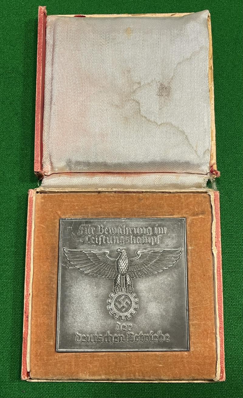 WW2 DAF - Deutsche Arbeitsfront Award plaque in case.