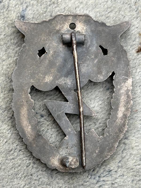 LUFTWAFFE GROUND COMBAT BADGE.