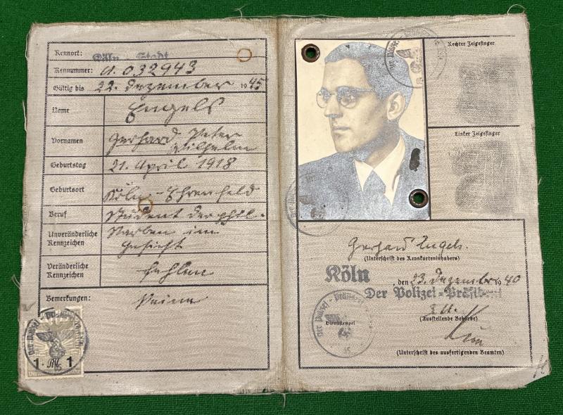 Luftwaffe Soldbuch grouping to a Radar Specialist.