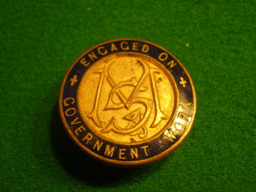 WW1 National Service lapel badge.