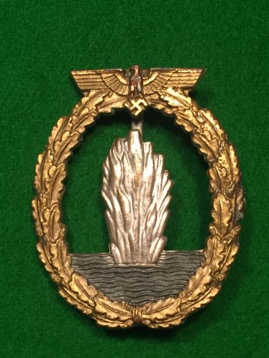 WW2 Minesweeper War Badge.