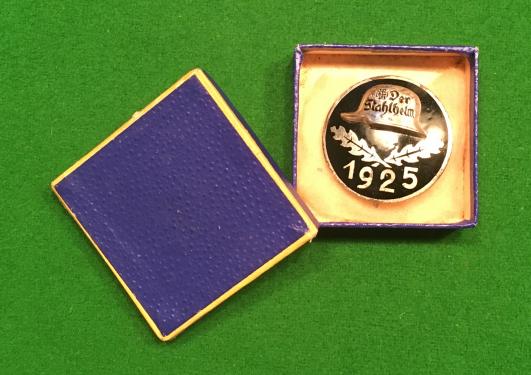 Boxed 1925 Stahlhelm Membership Badge.