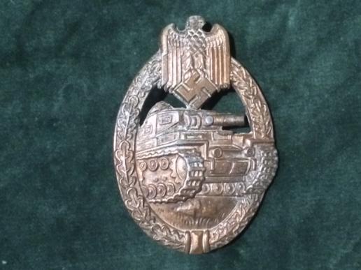 EXCELLENT CONDITION PANZER ASSAULT BADGE IN BRONZE. RARE MAKER.