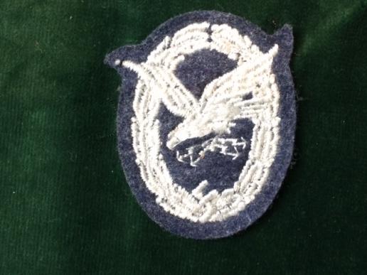 LUFWAFFE RADIO OPERATOR/AIR GUNNER CLOTH BADGE.