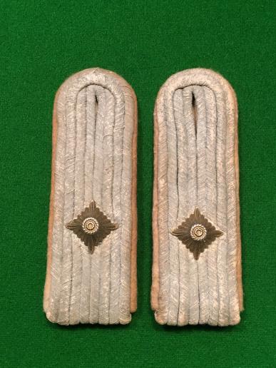 WW2 Infantry Slip On Shoulder Boards.