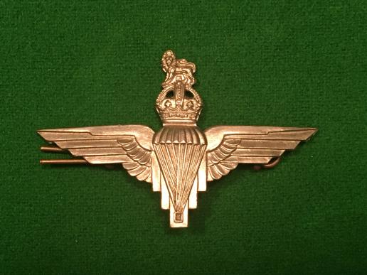 WW2 Parachute Regiment cap badge.