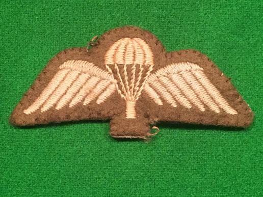 WW2 parachute qualification badge.