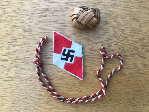 NICE HITLER YOUTH GROUPING-INSIGNIA AND SCARF 'WOGGLE'.