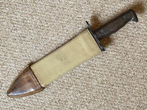 WW1 AMERICAN ISSUE BOLO KNIFE WITH SCABBARD.