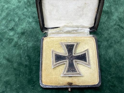 THIRD REICH EK1 IN ORIGINAL CASE OF ISSUE. 