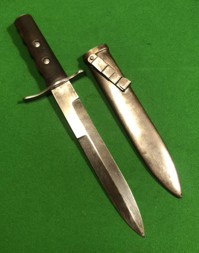 WW2 Italian Model 1935 Fighting Knife.