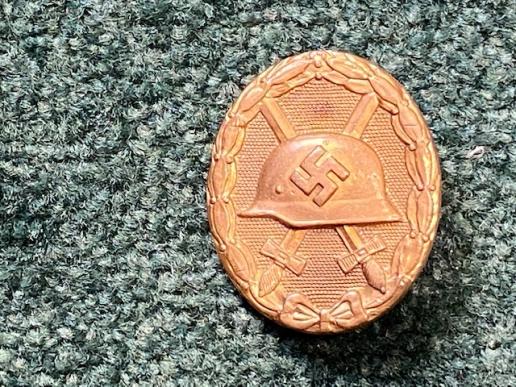 THIRD REICH GOLD WOUND BADGE - UNMARKED.