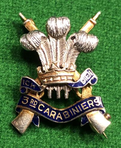 9ct Gold Sweetheart Brooch - 3rd Carabiniers.