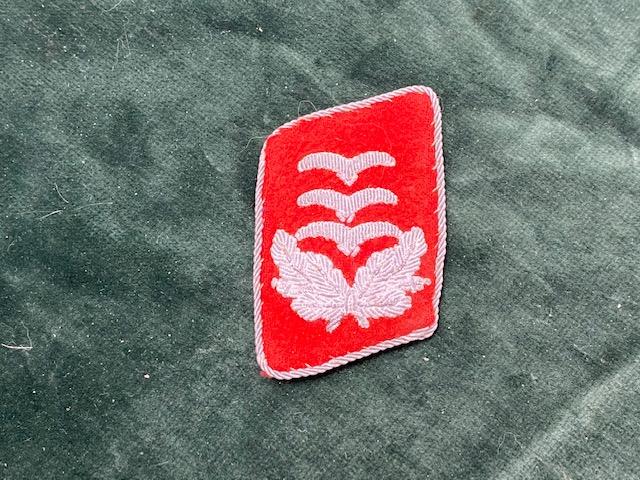 SINGLE LUFTWAFFE COLLAR PATCH FOR HAUPTMAN IN THE ARTILLARY.