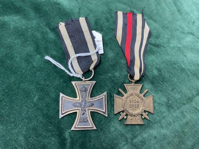 WW1 EK2 AND CROSS OF HONOUR.