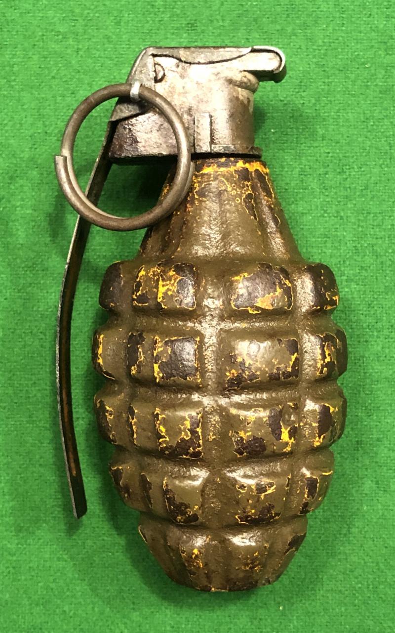 WWII U.S.Mk.2A1 Fragmentation Grenade.