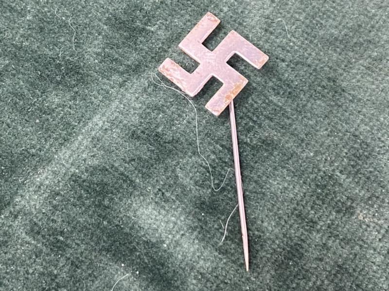 NSDAP STYLE SWASTIKA STICK-PIN.