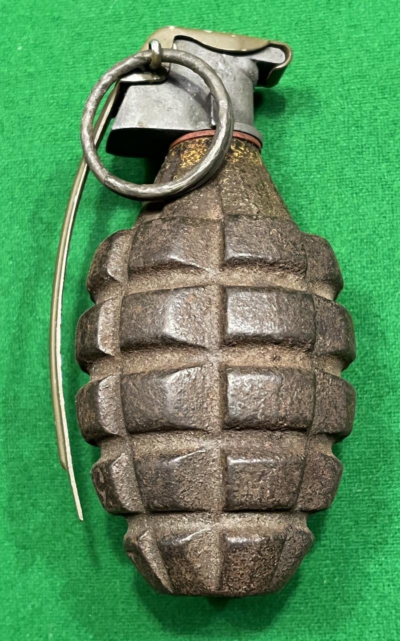 WWII U.S.Mk.2A1 Fragmentation Grenade.