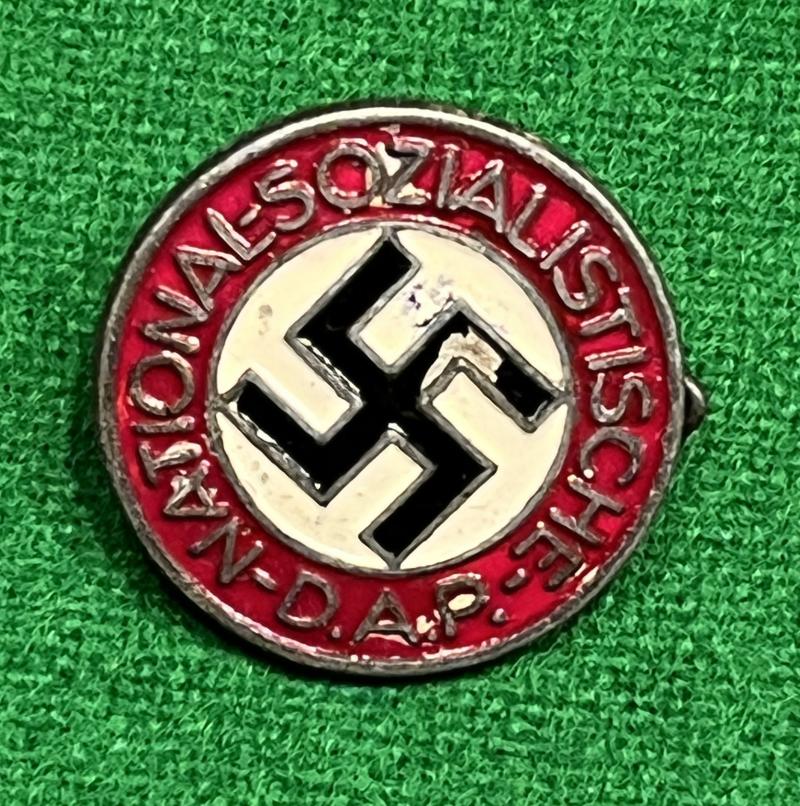 NSDAP Parteiabzeichen (RZM M1/63).