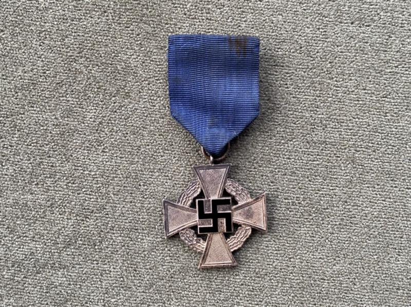 THIRD REICH 25 YEAR FAITHFUL SERVICE MEDAL.