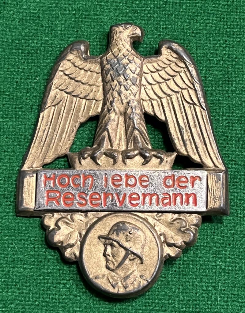 Hoch lebe der Reservemann Pin Badge.