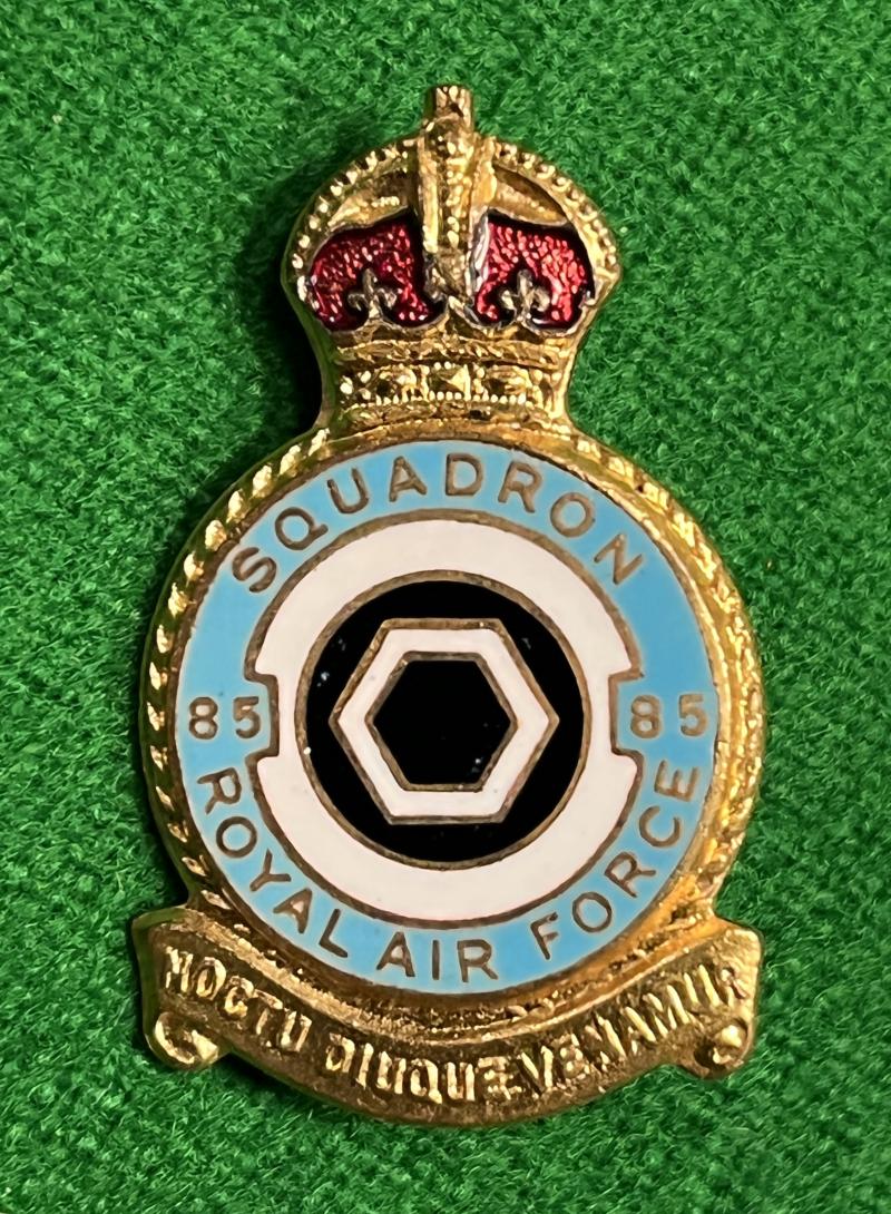 R.A.F. No.85 Squadron Lapel badge.