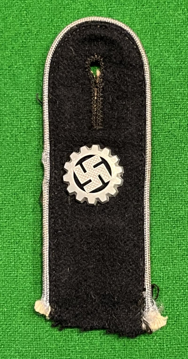 Third Reich DAF Betreibswerkschar Shoulder Strap.