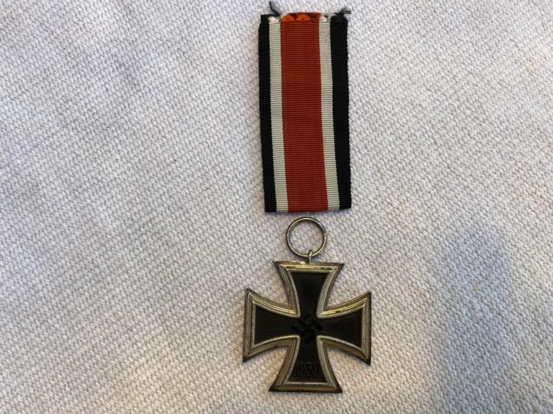 A THIRD REICH EKII WITH RIBBON.